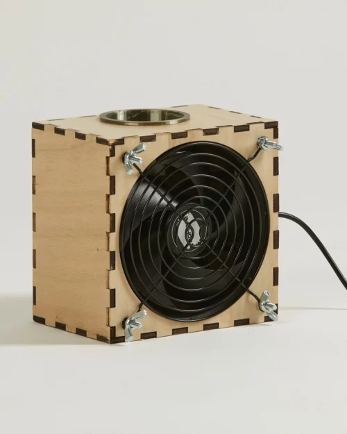 Ventilateur pour toilettes sèches à séparation La Fabulette vue de profil