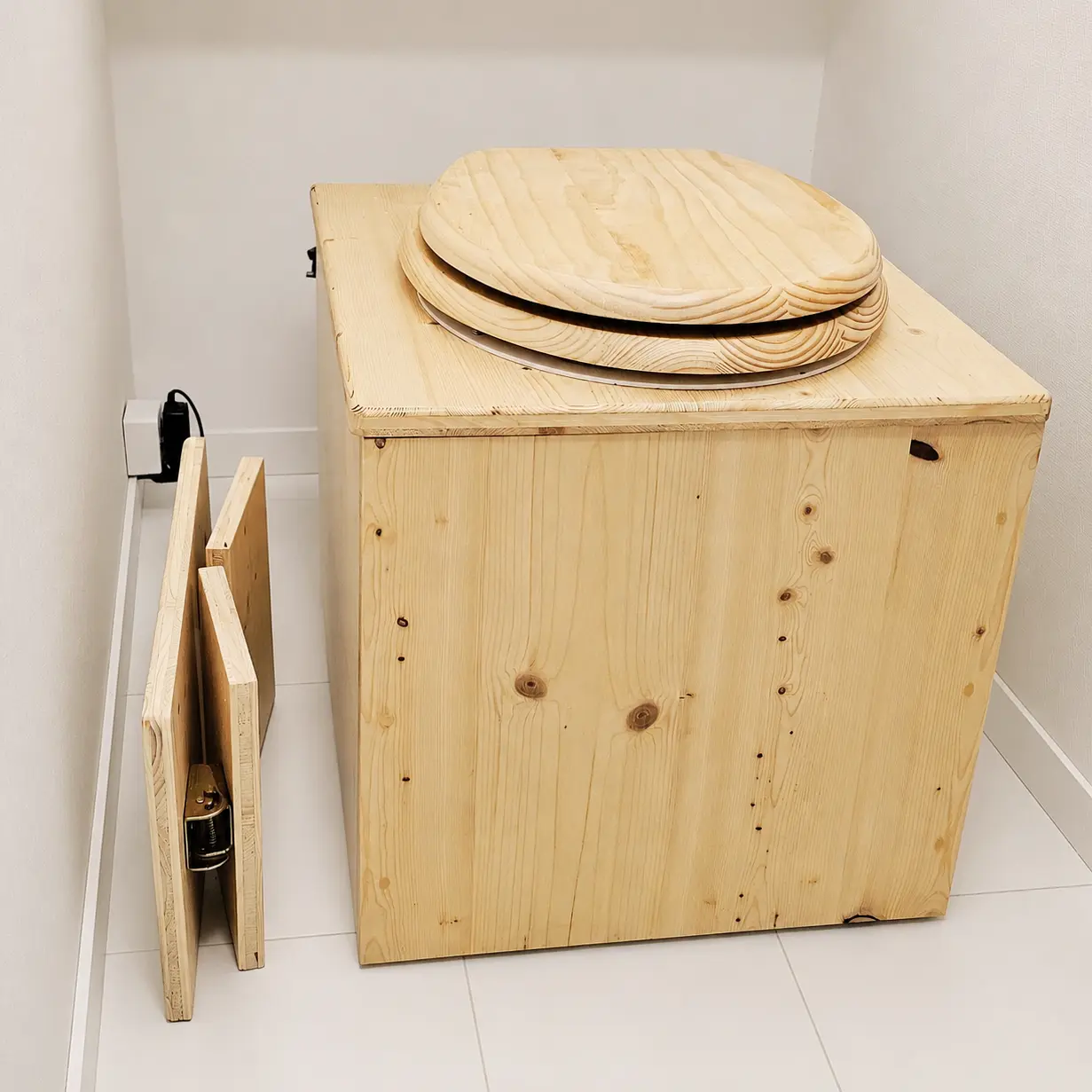 Tabouret WC physiologique et pliable
